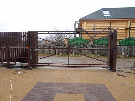 Откатные ворота из дерева серии ЕВРО, купить в любом городе России с доставкой, размер 4 000х2 000, цвет e128fd62-9af7-11e3-81d6-e447bd2f56ba, цена 63 570 руб.